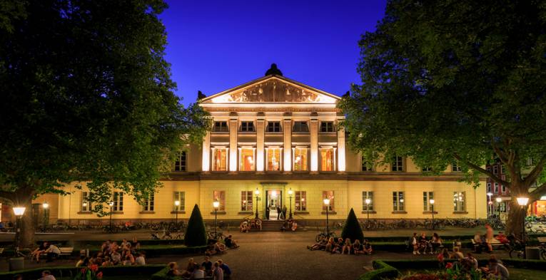 Georg-August-Universität Göttingen (Göttingen Üniversitesi)