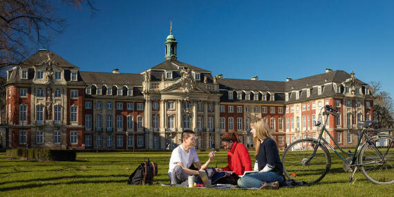 Westfälische-Wilhelms Universität Münster(Münster Üniversitesi)