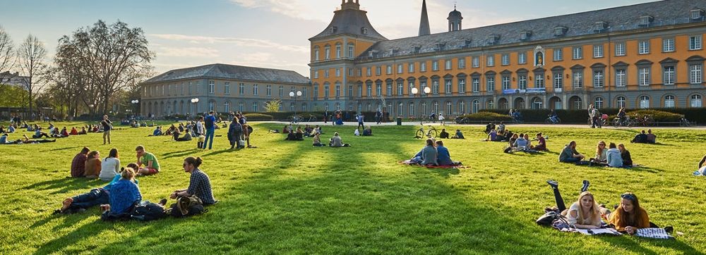 Rheinische-Friedrich-Wilhelms-Universität Bonn(Bonn Üniversitesi)